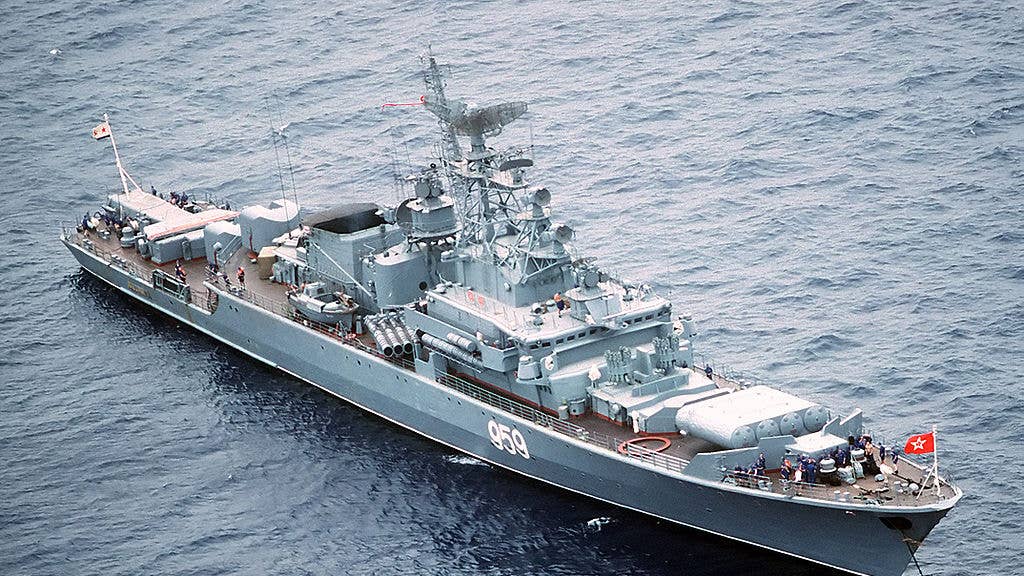 A Burevestnik-class frigate at anchor. Storozhevoy would have looked identical in most respects to the vessel pictured here. (Wikimedia Commons)