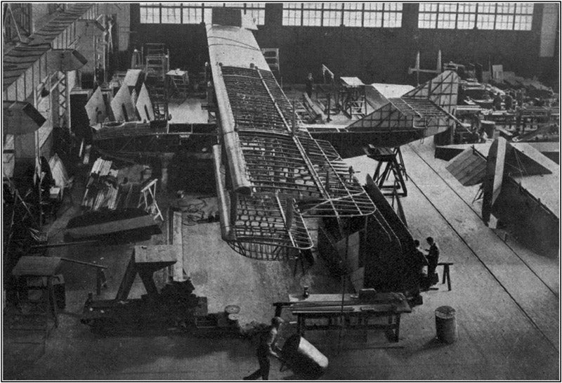 F5L flying boats under construction
