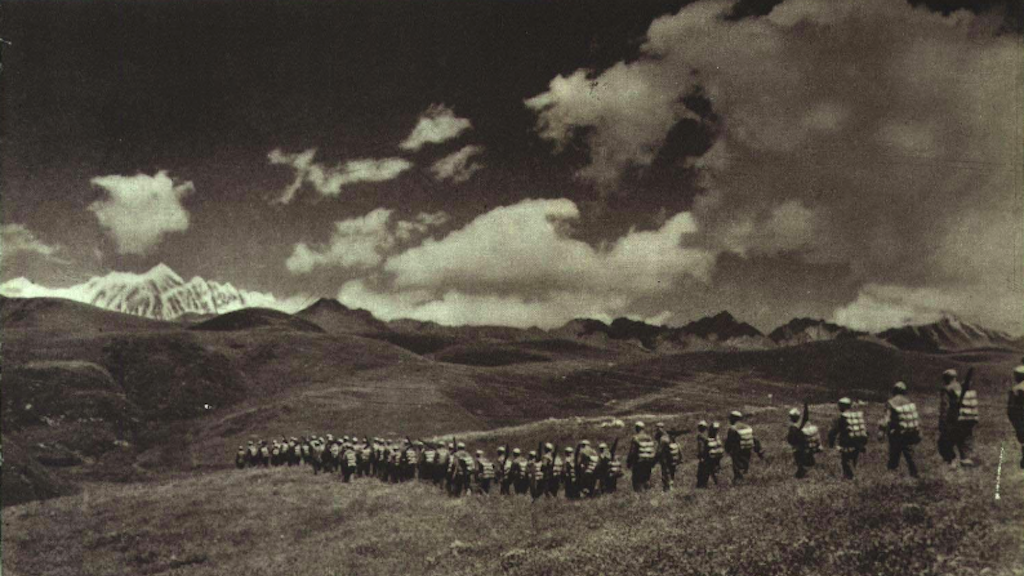 PLA soldiers marching toward Tibet in 1950. (Public domain)