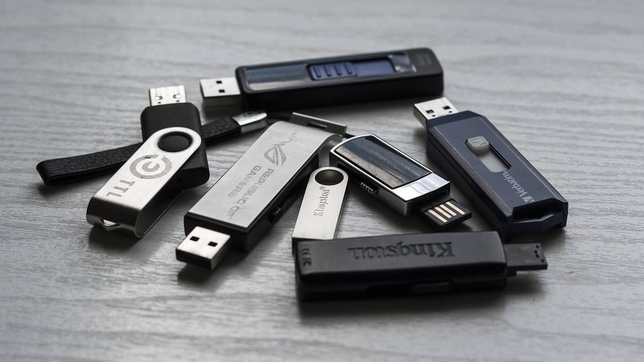 This is why you should not connect USBs to government computers