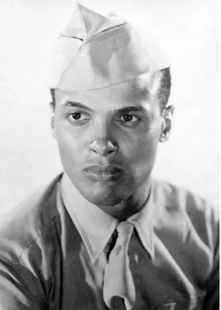 <em>Belafonte in his Navy uniform (U.S. Navy)</em>