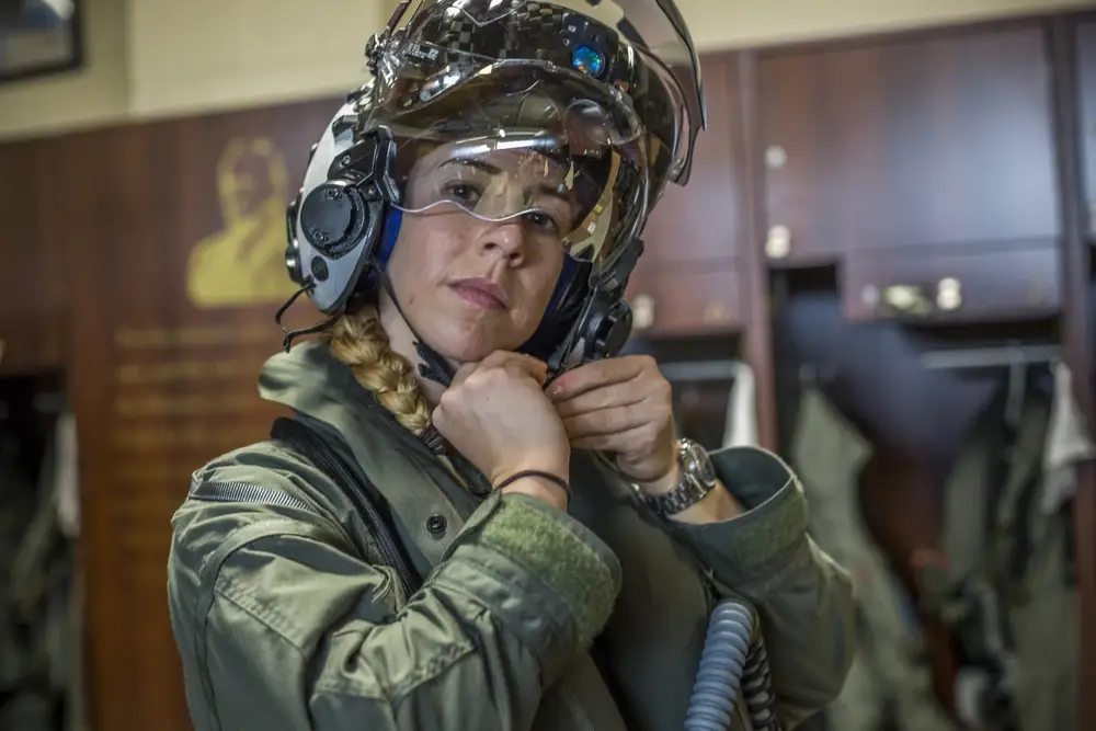 marine corps pilot women in the military