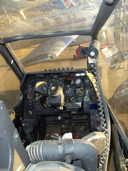 AH-1P front cockpit (restoration)