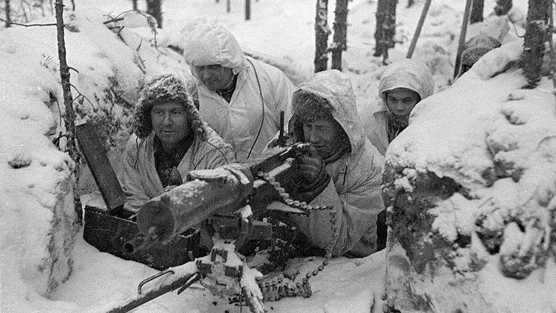 A Finnish Maxim M/09-21 machine gun crew during the Winter War.