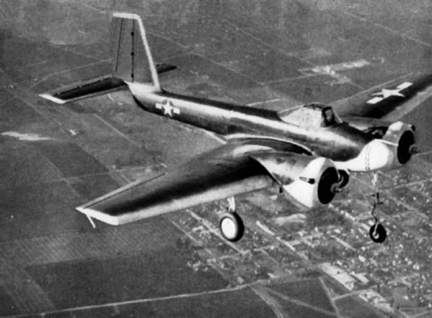 <em>A TDR-1 prototype, the XTD3R, in piloted flight, 1944 (U.S. Navy)</em>