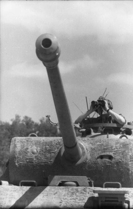 <em>A Panther tank with</em> Zimmerit<em> on its turret and hull (Bundesarchiv)</em>