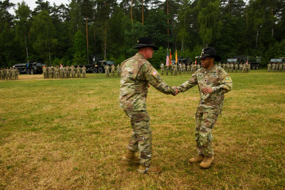 ROSE BARRACKS, BAVARIA, GERMANY, 07.07.2022<br>Photo by&nbsp;<a href="https://www.dvidshub.net/portfolio/1219504/randis-monroe">Sgt. Randis Monroe</a><a href="https://www.dvidshub.net/rss/personnel/1219504">,</a> <a href="https://www.dvidshub.net/unit/TSAE">Training Support Activity Europe</a>&nbsp;&nbsp;<br>U.S. Army Lt. Col. Christopher Richardson shakes hands with Lt. Col. Keith Brown Jr. during the Regimental Support Squadron change of command ceremony at Rose Barracks. Lt. Col. Christopher Richardson relinquished command of the squadron to Lt. Col. Keith Brown Jr.