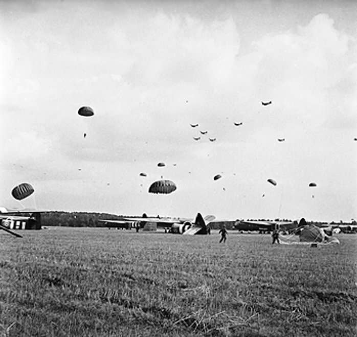 <a href="https://en.wikipedia.org/wiki/1st_Airborne_Division_(United_Kingdom)">1st Airborne Division</a> paratroopers and gliders during the <a href="https://en.wikipedia.org/wiki/Battle_of_Arnhem">Battle of Arnhem</a>.
