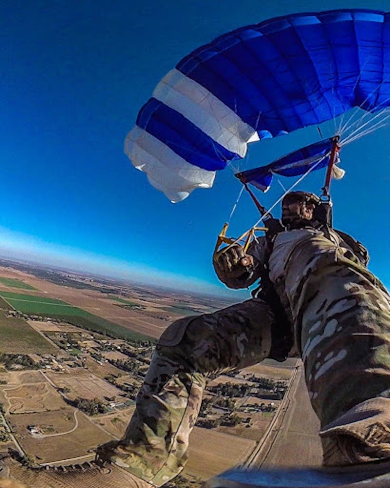 How wounded vets can earn solo skydiving licenses