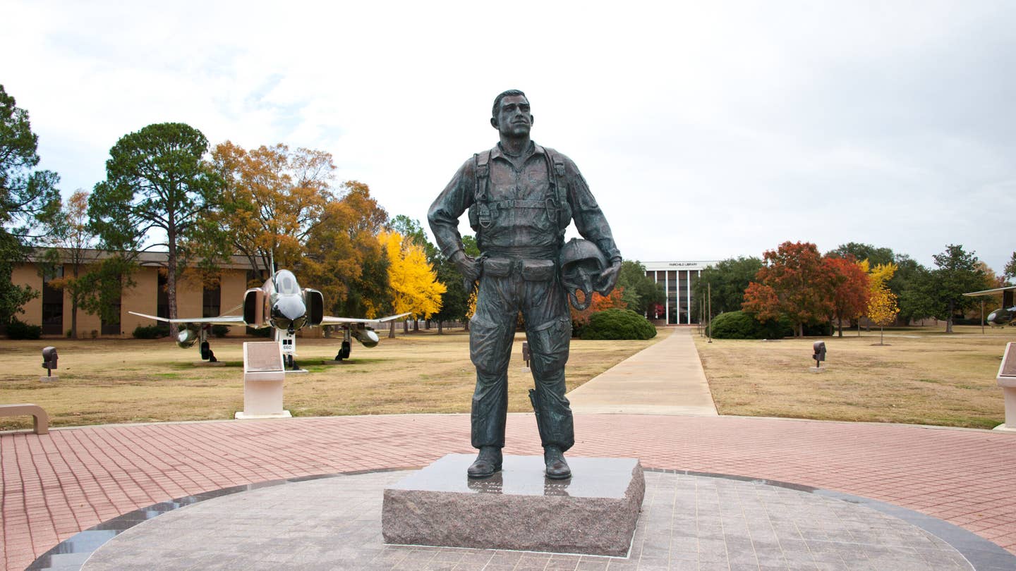 maxwell air force base statue