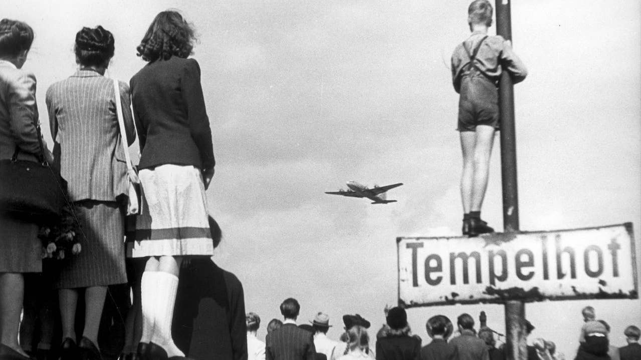 berlin airlift civilians