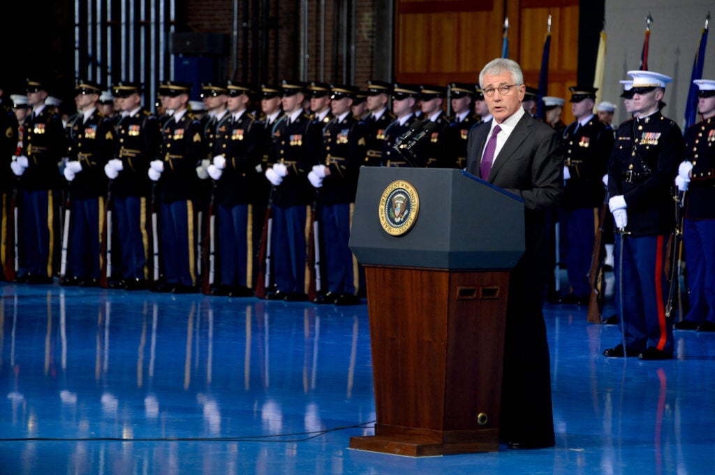 chuck hagel working on why so many veterans are in prison