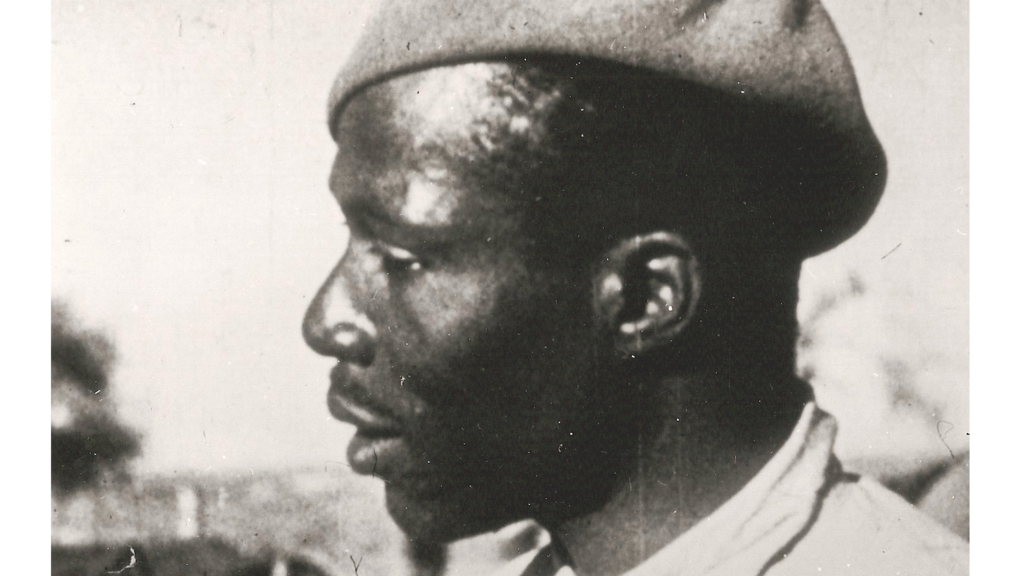 Это был первый чернокожий американец, который возглавил объединенное подразделение в бою.