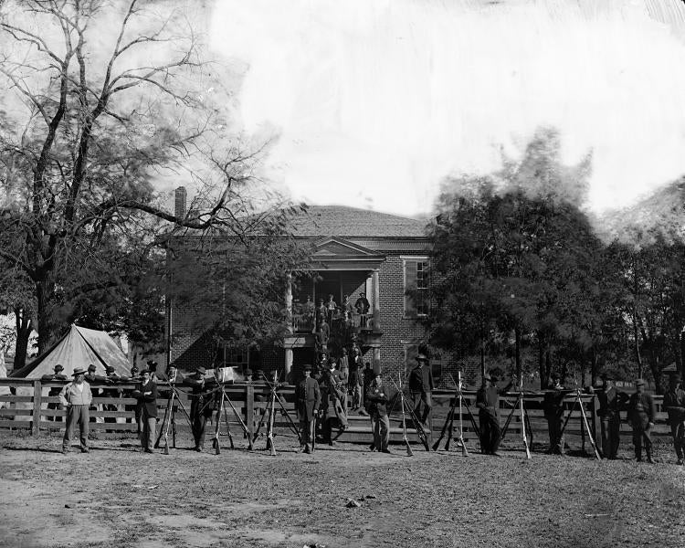 soldiers at confederate surrender courthouse