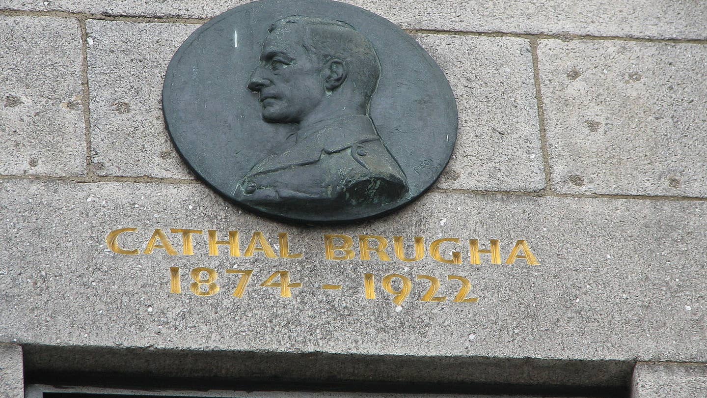 Cathal Brughadid easter uprising plaque