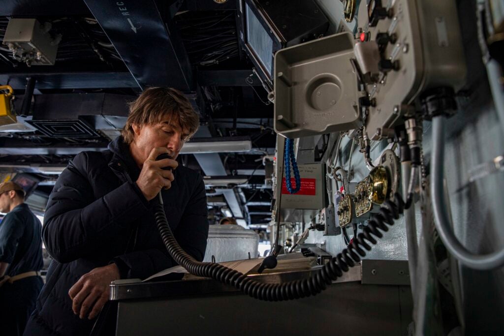 tom cruise visits navy ship and addresses the crew