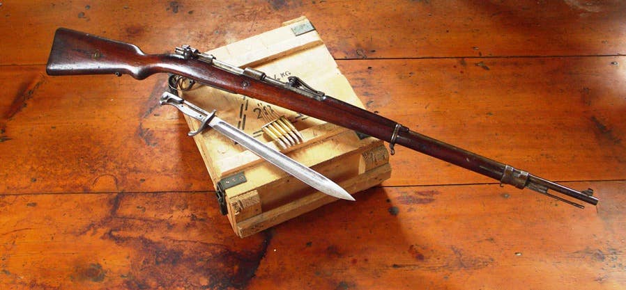 Mauser Model 98 with bayonet (<a href="https://en.wikipedia.org/wiki/User:Bryan986" target="_blank" rel="noreferrer noopener">Bryan986</a>)