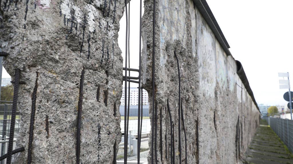 a photo of the Berlin wall