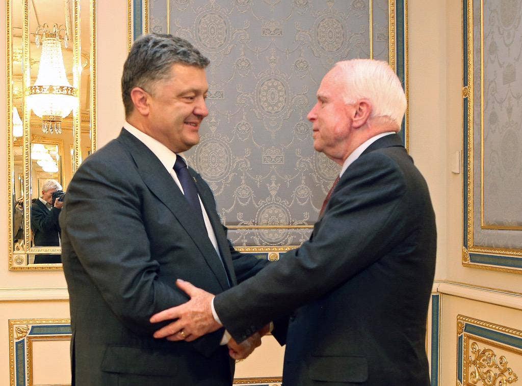 <em>McCain meets with Poroshenko (<em>twitter.com/SenJohnMcCain)</em></em>
