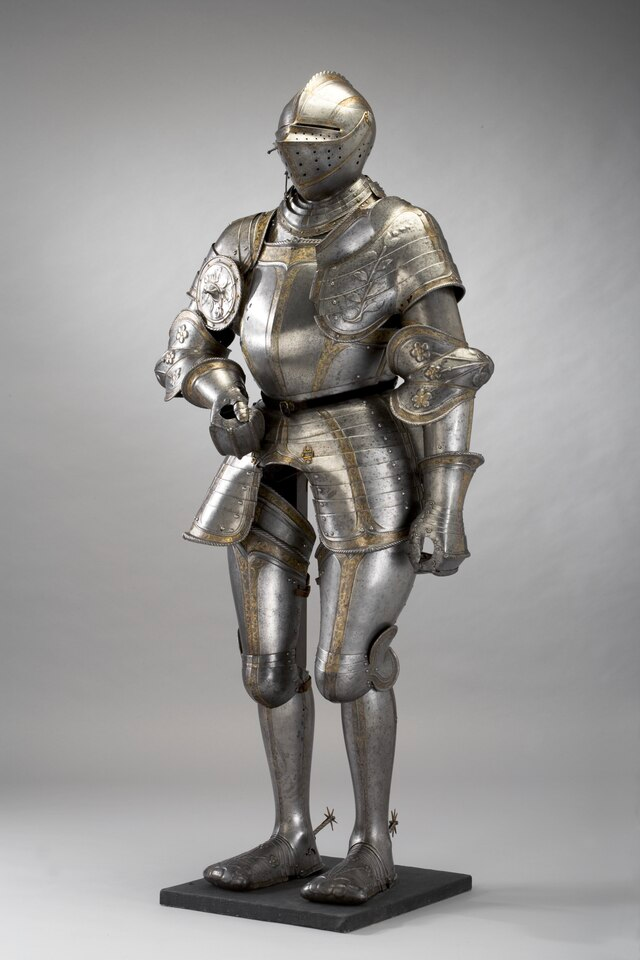 Plate Armor. Wikimedia Commons