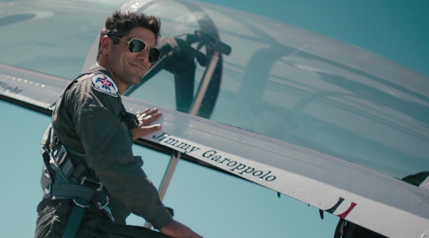 Raiders’ Jimmy Garoppolo takes flight in F-16 fighter jet with Air Force Thunderbirds(Team Whistle/USAA)
