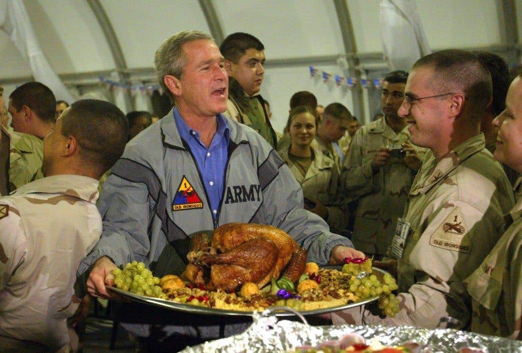 16 photos that show what Thanksgiving is like at war