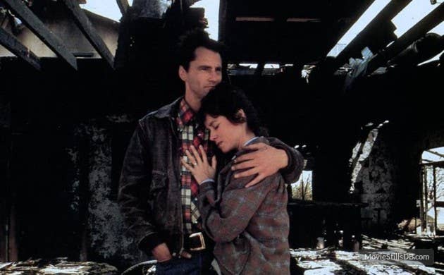 Chuck (Sam Shepard) and Glennis (Barbara Hershey) enjoy a quiet moment before he risks life and limb attempting to break the speed of sound. (Photo: Warner Bros.)