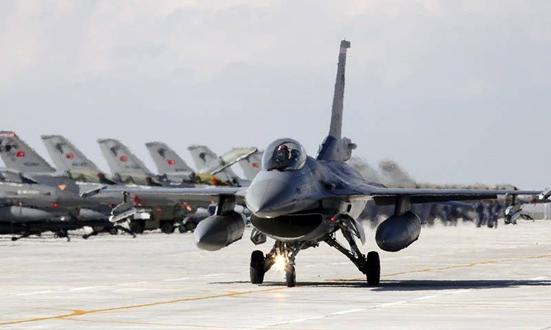 Turkish F-16 taxis for takeoff at Incirlik Air Base. (Photo: TAF)
