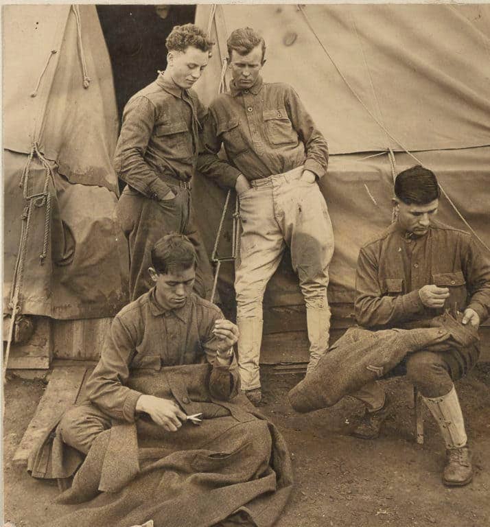 Soldiers from the 56th Infantry Regiment mend their own clothes at Camp McArthur near Waco, Texas. (Photo: National Archives and Records Administration)
