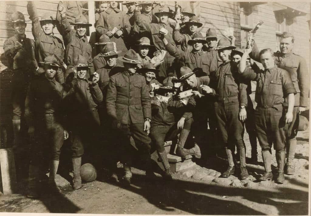 Troops are paid at Camp Devens, Massachusetts. (Photo: National Archives and Records Administration)