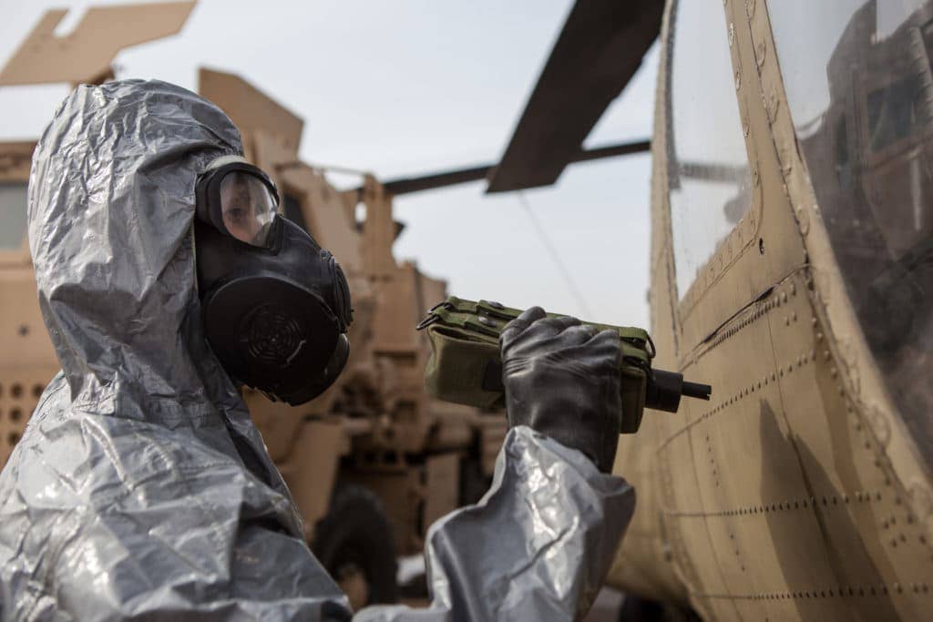 Soldiers conduct detailed aircraft decontamination training. (Photo: U.S. Army Sgt. Josephine Carlson)
