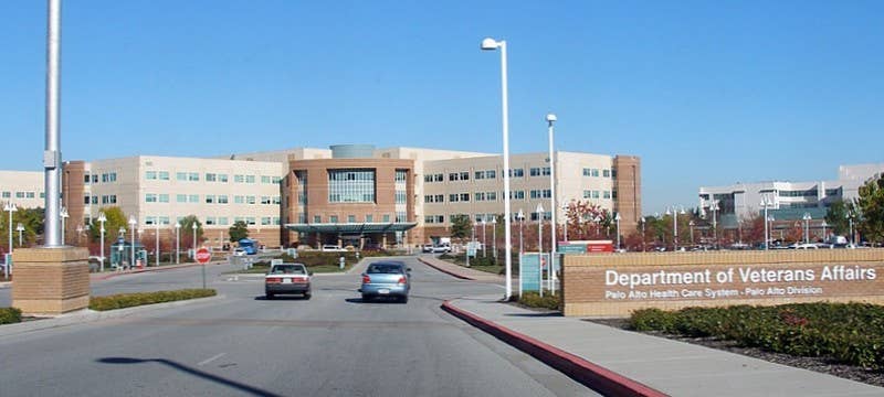 Palo Alto VA hospital. (Photo from Wikimedia Commons)