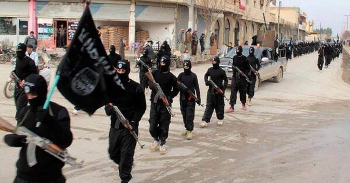 ISIS Fighters ordered to flee or blow themselves up