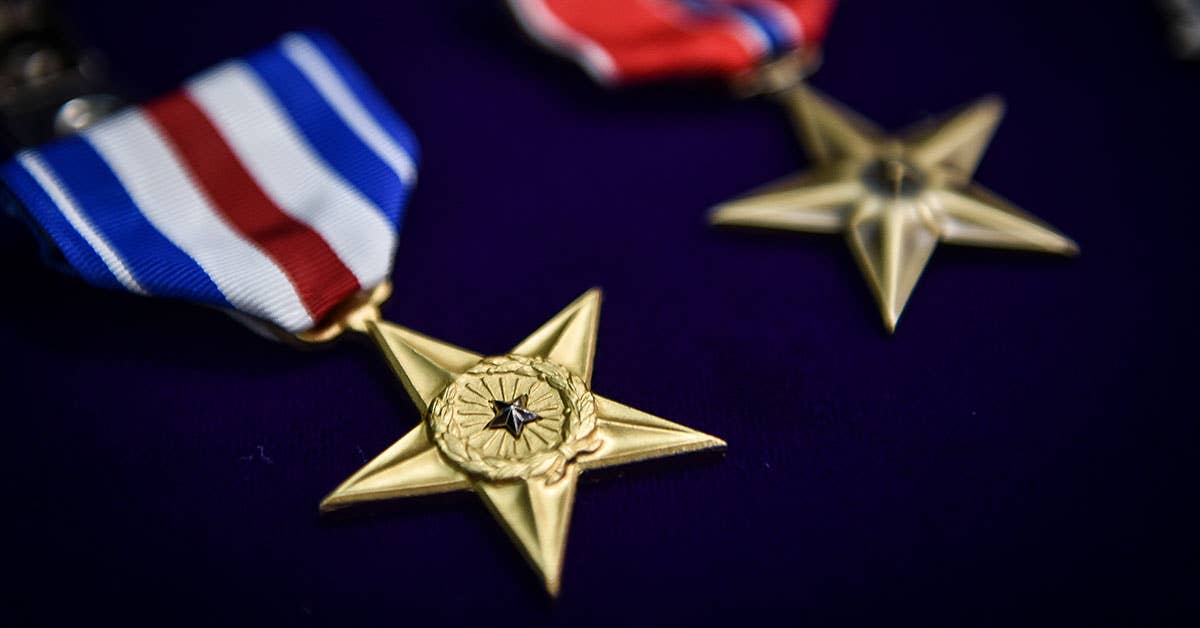 Marine receives Silver Star for thwarting assassination attempt