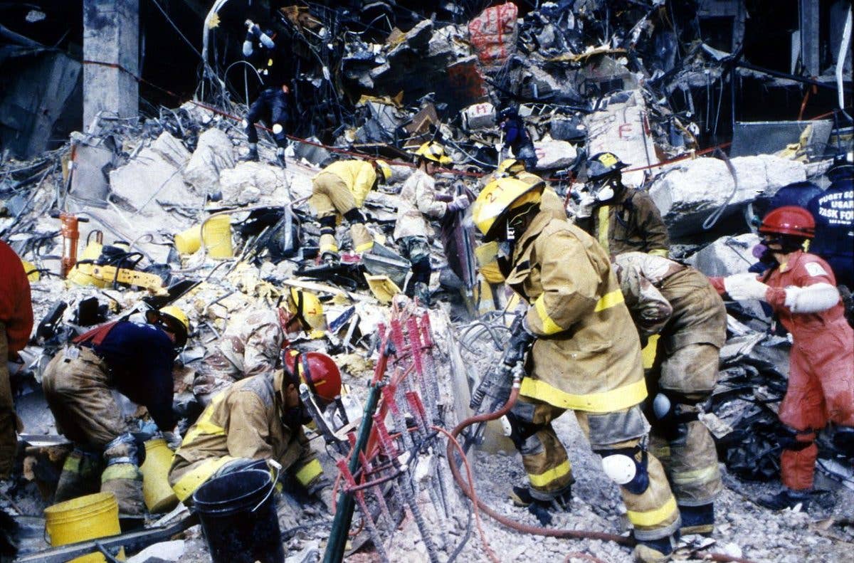 Rescue workers scramble to find survivors after the bombing of the Edward P. Murrah Federal Building in Oklahoma City. (Photo: Wikimedia Commons)