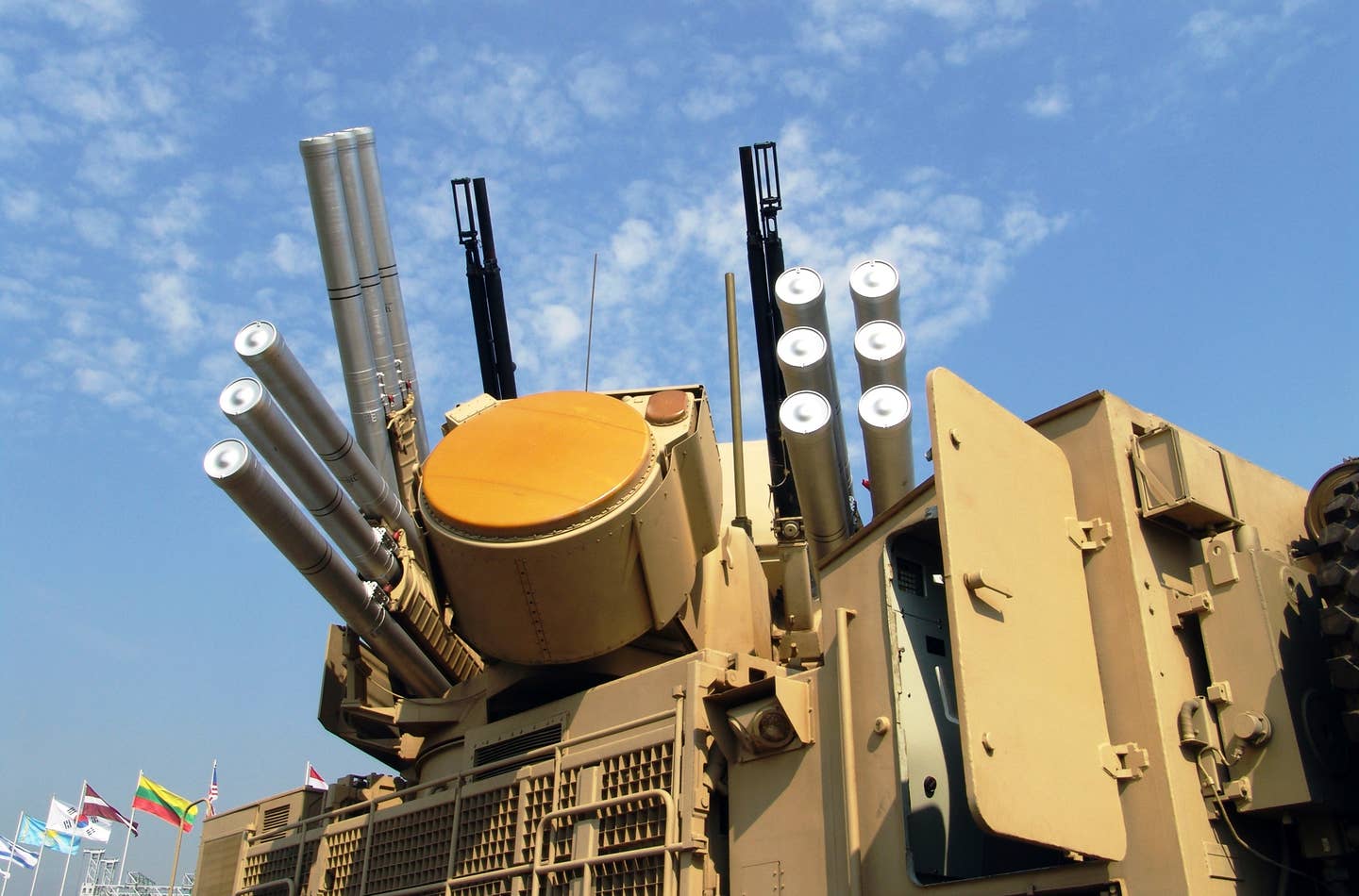 The heart of Pantsir: 12 SA-22 Greyhound missiles and two 30mm cannon. (Photo form Wikimedia Commons)