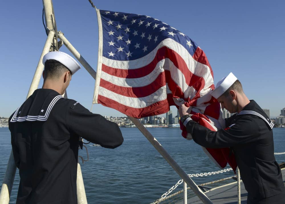 (U.S. Navy photo by Mass Communication Specialist 2nd Class Holly L. Herline)