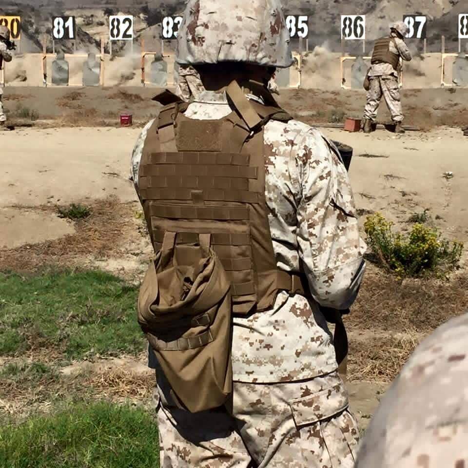 Exhibit A: Clean gear, magazine dump pouch on the front of the plate carrier, and backwards plate carrier. This is why grunts make fun of you. (Image via United States Grunt Corps)