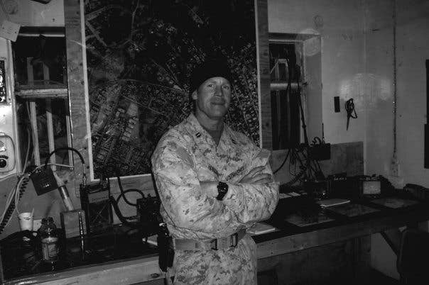 Then-Capt. Scott Huesing in Ramadi, Iraq, 2006. (Image: Scott Huesing's Facebook)