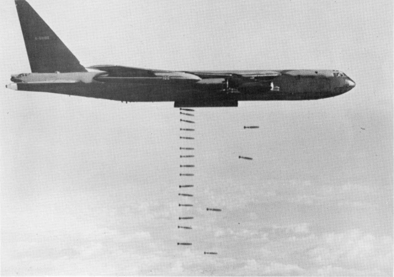A B-52D Stratofortress from the 93rd Bombardment Wing at Castle Air Force Base, California, drops bombs. B-52Ds were modified in 1966 to carry 108, 500-lb bombs while the normal conventional payload before was only 51. (Image: Wikimedia)