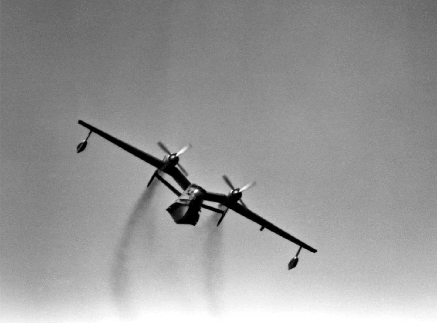 A front view of a Soviet Be-12 Mail patrol/anti-submarine warfare aircraft in flight. (DOD photo)