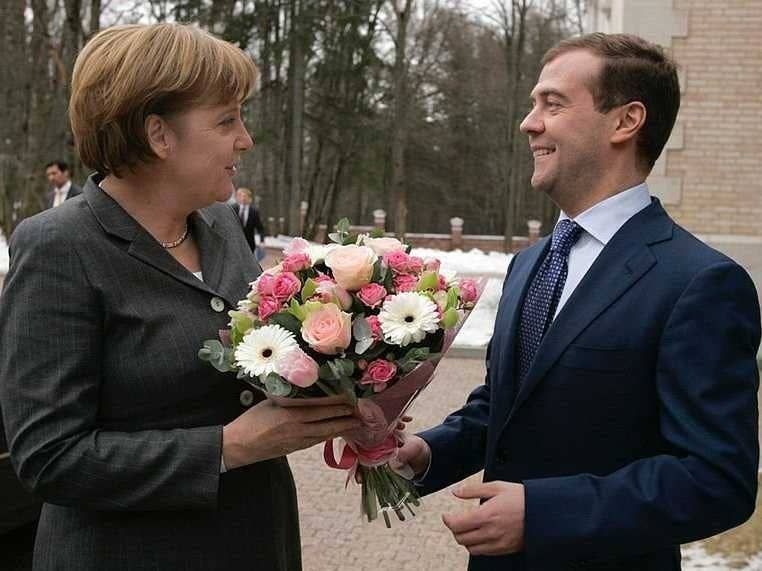 Prime Minister of Russia Medvedev and German Chancellor Merkel in 2008. (Photo from Wikimedia Commons)