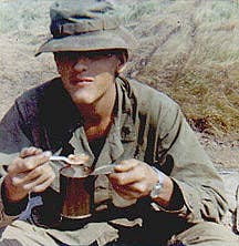 Soldier chows down during the Vietnam War. (Photo:atroop412cav.com)