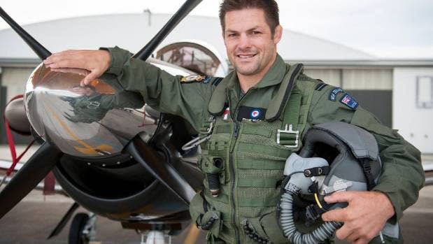 If David Boreanaz were in a military, he would join the New Zealand Air Force and fit right in. Just sayin'.