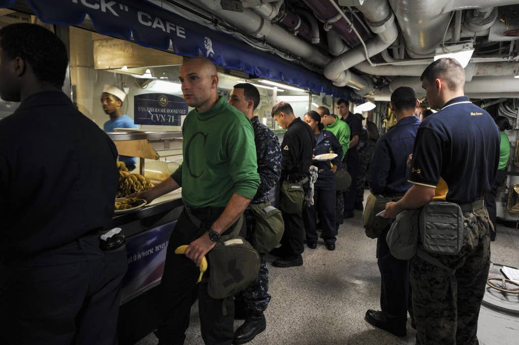 Photo: Mass Communication Specialist Seaman Anthony N. Hilkowski/US Navy
