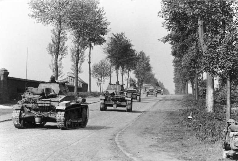 German panzers invade western Belgium in May 1940. (Photo: German Federal Archives)
