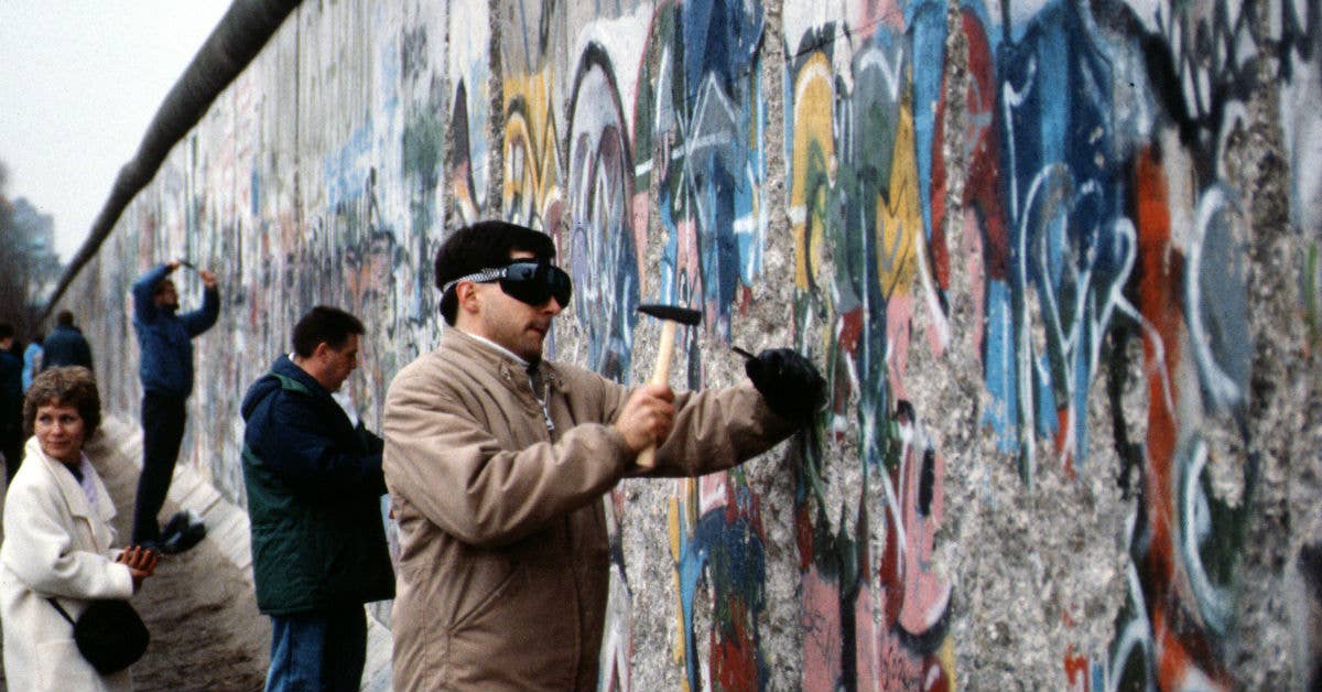 Berlin Wall, 1989 (Photo by Wikimedia Commons)