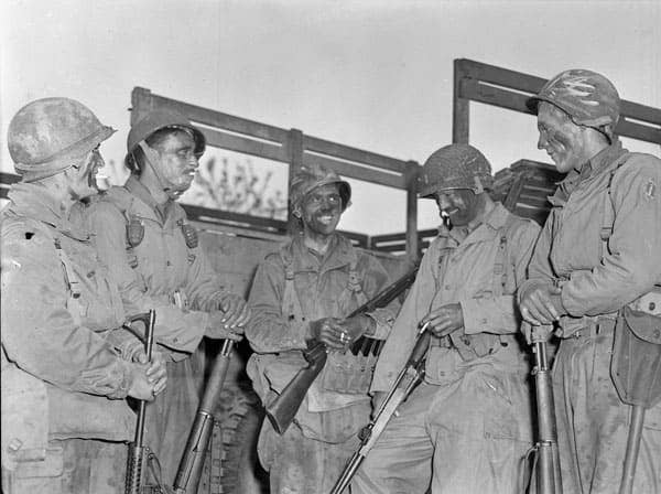 1st Special Service Force before an evening patrol near Anzio in 1944. (Photo courtesy of Library and Archives Canada)