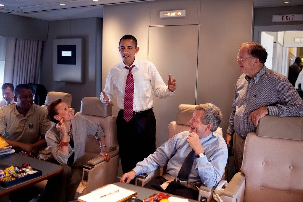 Obama with the Congressional delegation aboard Air Force One in 2009, during a flight from Port of Spain, Trinidad, to Andrews AFB. (Photo: The White House)