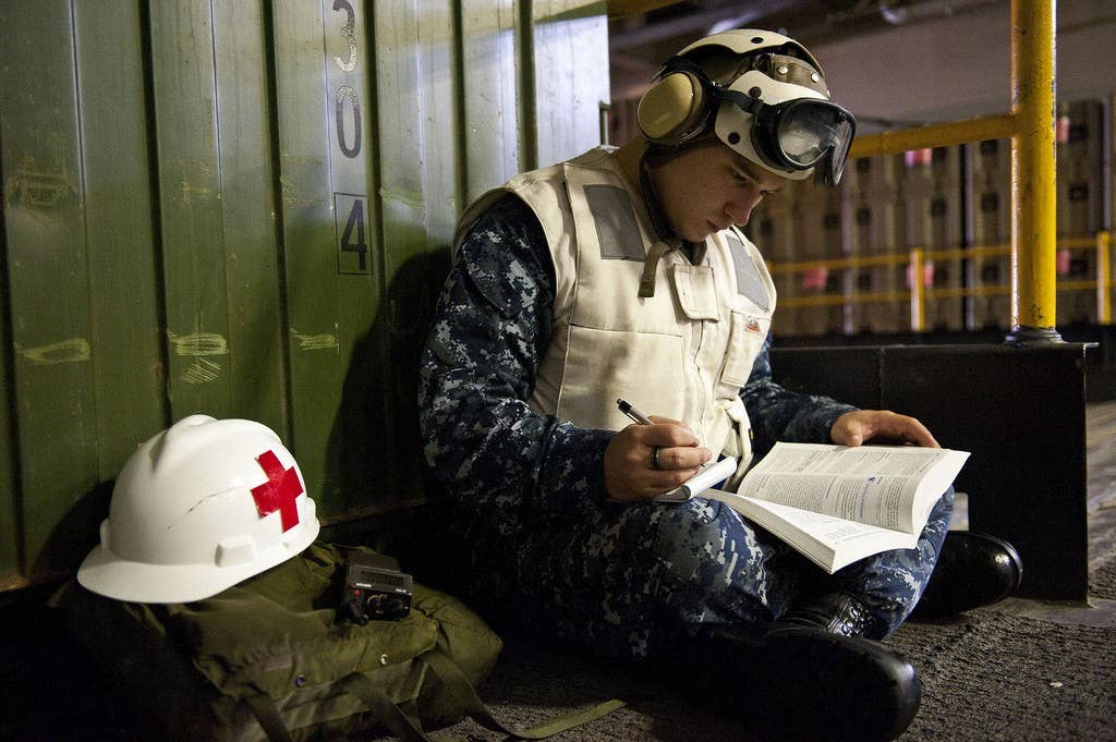 Photo: Mass Communication Specialist 2nd Class Alan Gragg/US Navy